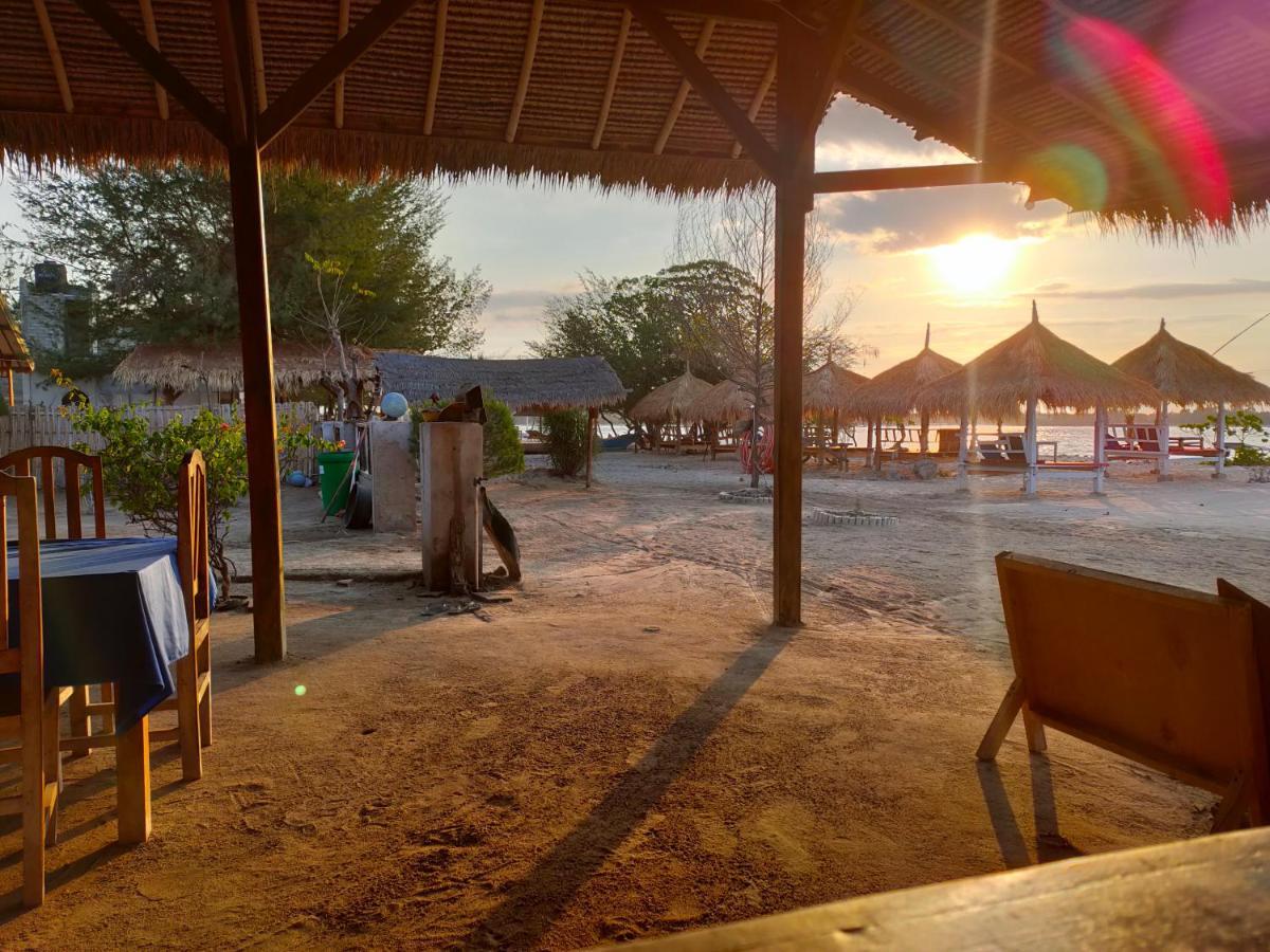 Sunset Beach Bungalow Gili Meno Zewnętrze zdjęcie